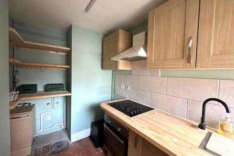 Kitchen cont.jpg