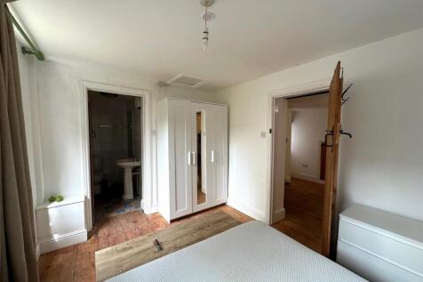 Bedroom cont.jpg
