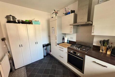 Kitchen Cont.jpg
