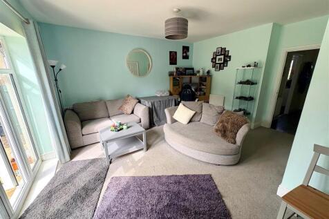 Living Room.jpg
