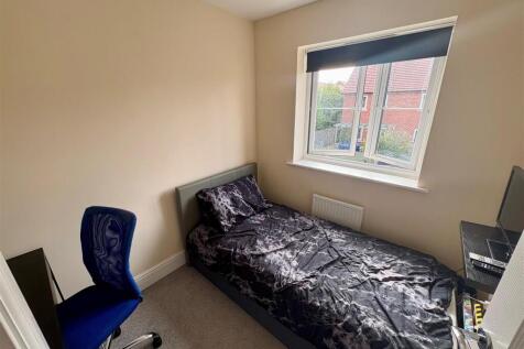Bed 3.jpg
