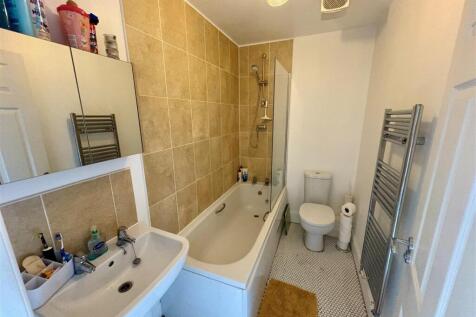 Bathroom.jpg