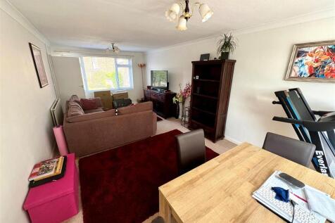 Living Room Cont.jpg