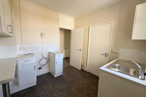 Kitchen Cont.jpg