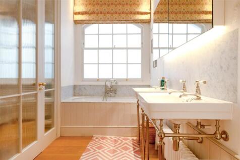 En Suite Bathroom