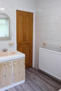 bathroom 2.jpg