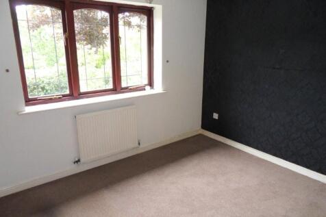 BEDROOM 2 (002).jpg