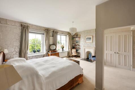Principal bedroom