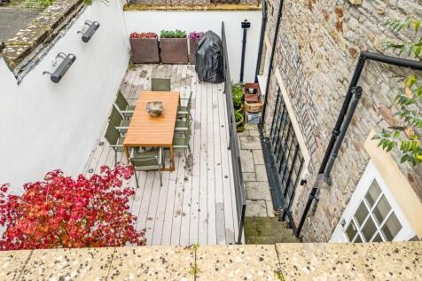 Private Courtyard