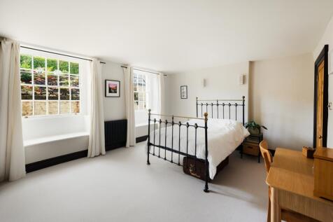 Principal bedroom