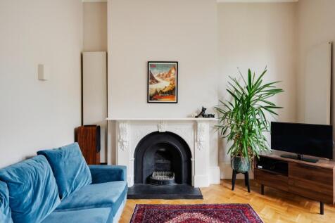 Sitting Room Feature
