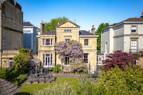 Trafalgar Villa