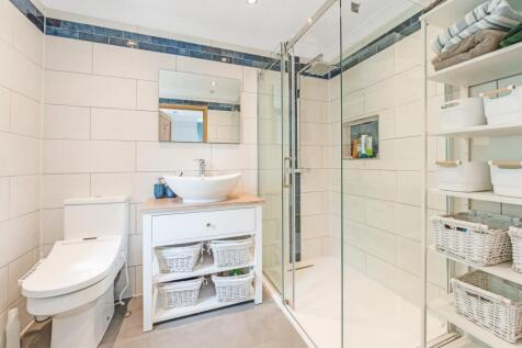 Bedroom one en-suite