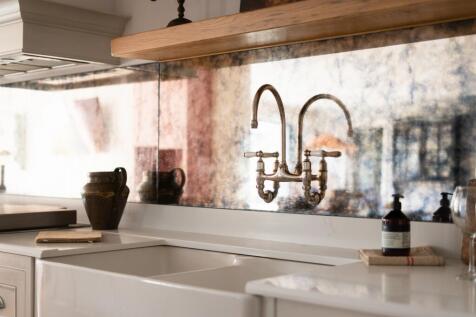 Kitchen Feature