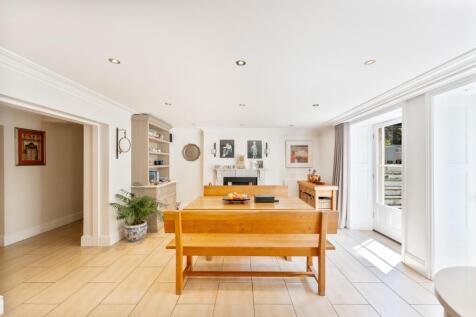 Breakfast Room