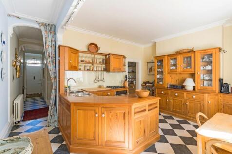 Main kitchen 2