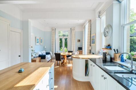 Kitchen breakfast room