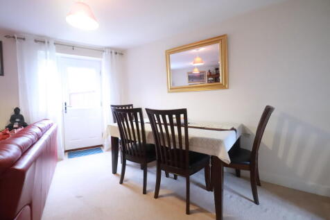 livingroom/ Dinin...