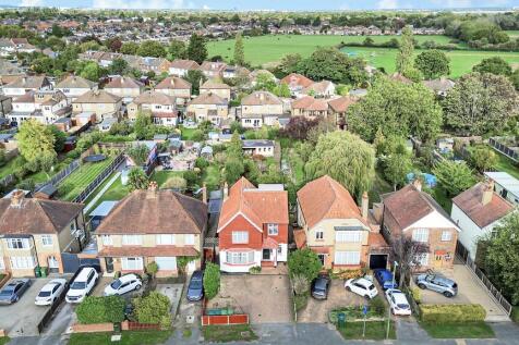 226 Staines Road ...