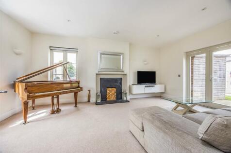 19 Charlotte Avenue, Chichester-Small-PorticoMarke