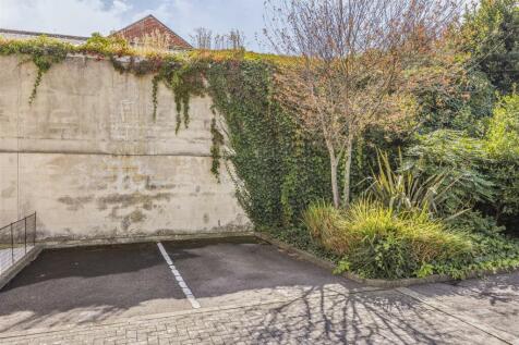 Flat 1, George Court, Exmouth Road, Southsea-Porti