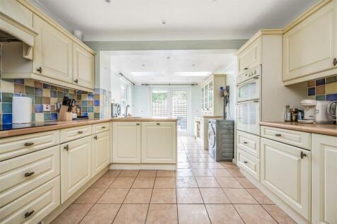 6 Topaz Grove, Waterlooville-Small-PorticoMarketin