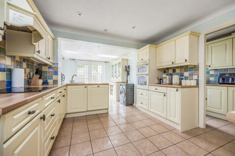 6 Topaz Grove, Waterlooville-Small-PorticoMarketin