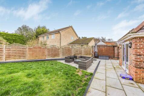 6 Topaz Grove, Waterlooville-Small-PorticoMarketin