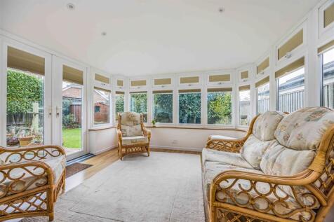 4 Storrington Road, Clanfield-Small-PorticoMarketi