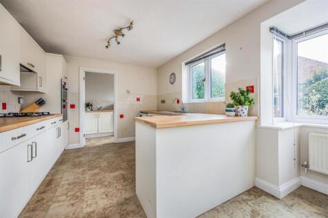 4 Storrington Road, Clanfield-Small-PorticoMarketi