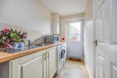 4 Storrington Road, Clanfield-Small-PorticoMarketi