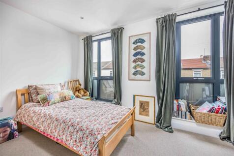 6 Elizabeth Row, Exmouth Road, Southsea