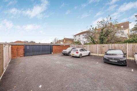 6 Elizabeth Row, Exmouth Road, Southsea