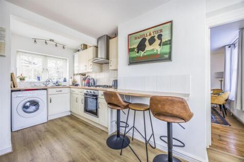 8 Elmleigh House, 19 Leigh Road, Havant-PorticoMar
