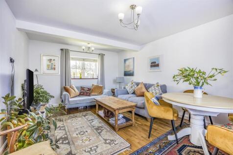 8 Elmleigh House, 19 Leigh Road, Havant-PorticoMar