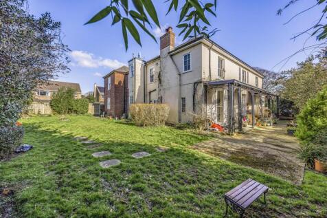 8 Elmleigh House, 19 Leigh Road, Havant-PorticoMar