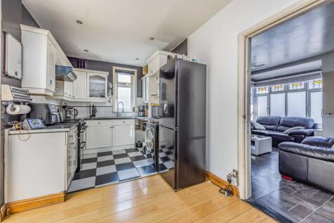 26 Queens Grove, Waterlooville-Small-PorticoMarket