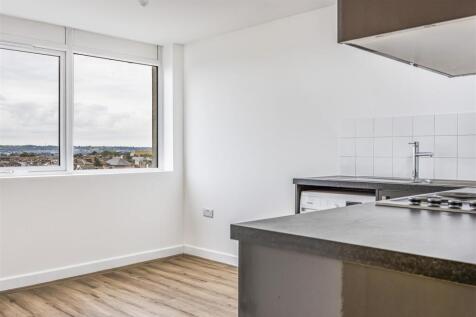 Flat 17, 29-31 Kingston Crescent, Portsmouth-Porti