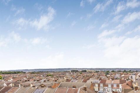 Flat 17, 29-31 Kingston Crescent, Portsmouth-Porti