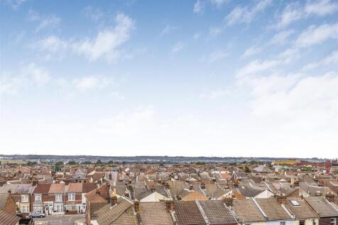 Flat 17, 29-31 Kingston Crescent, Portsmouth-Porti