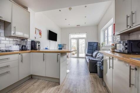 59 Waverley Road, Southsea-Small-PorticoMarketing-