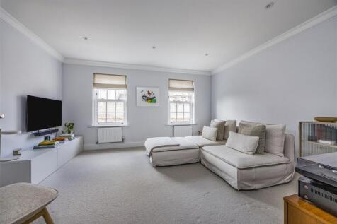 2 Cambridge Mews, Serpentine Road, Southsea-Portic