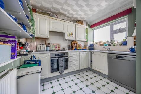 73 Hunter Road, Southsea-Small-PorticoMarketing-Ne