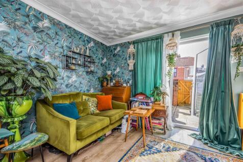 73 Hunter Road, Southsea-Small-PorticoMarketing-Ne