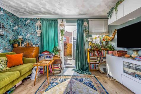 73 Hunter Road, Southsea-Small-PorticoMarketing-Ne