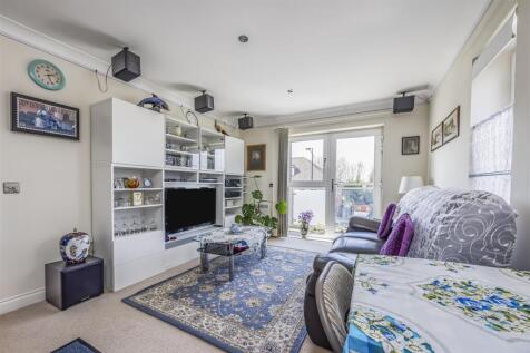 Flat 4, South Park Court, Bulbeck Road, Havant-Por