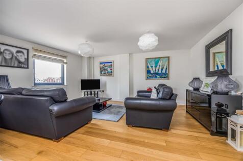 16 Seagers Court, Old Portsmouth-Small-PorticoMark