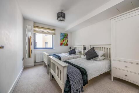 16 Seagers Court, Old Portsmouth-Small-PorticoMark