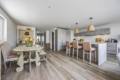 45 East Bracklesham Drive, Bracklesham Bay-Portico