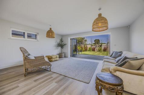 43 East Bracklesham Drive, Bracklesham Bay-Portico